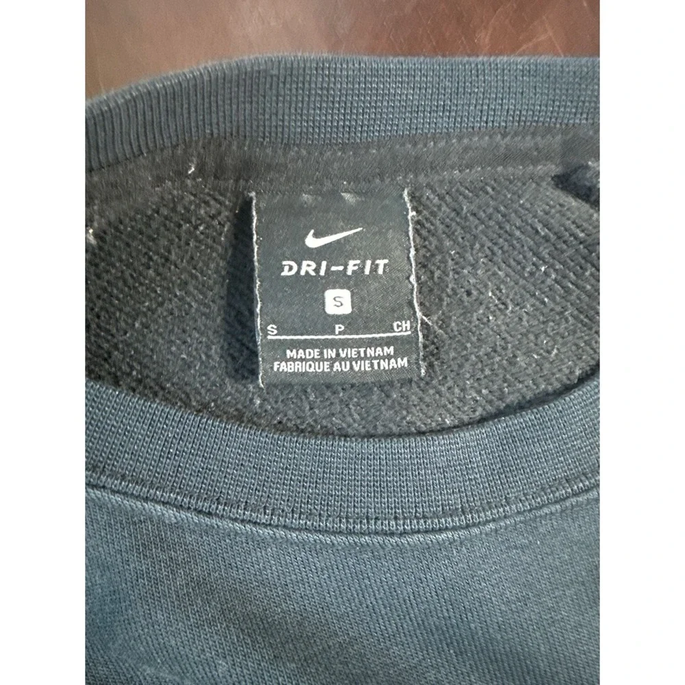 Nike Sportswear Essential Women's Big Swoosh Cropped Fleece Crew Sweatshirt, S